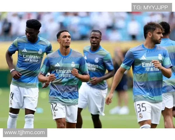 皇马阿诺德伯纳乌球场遭球迷嘘声，皇马生涯断崖式坠落